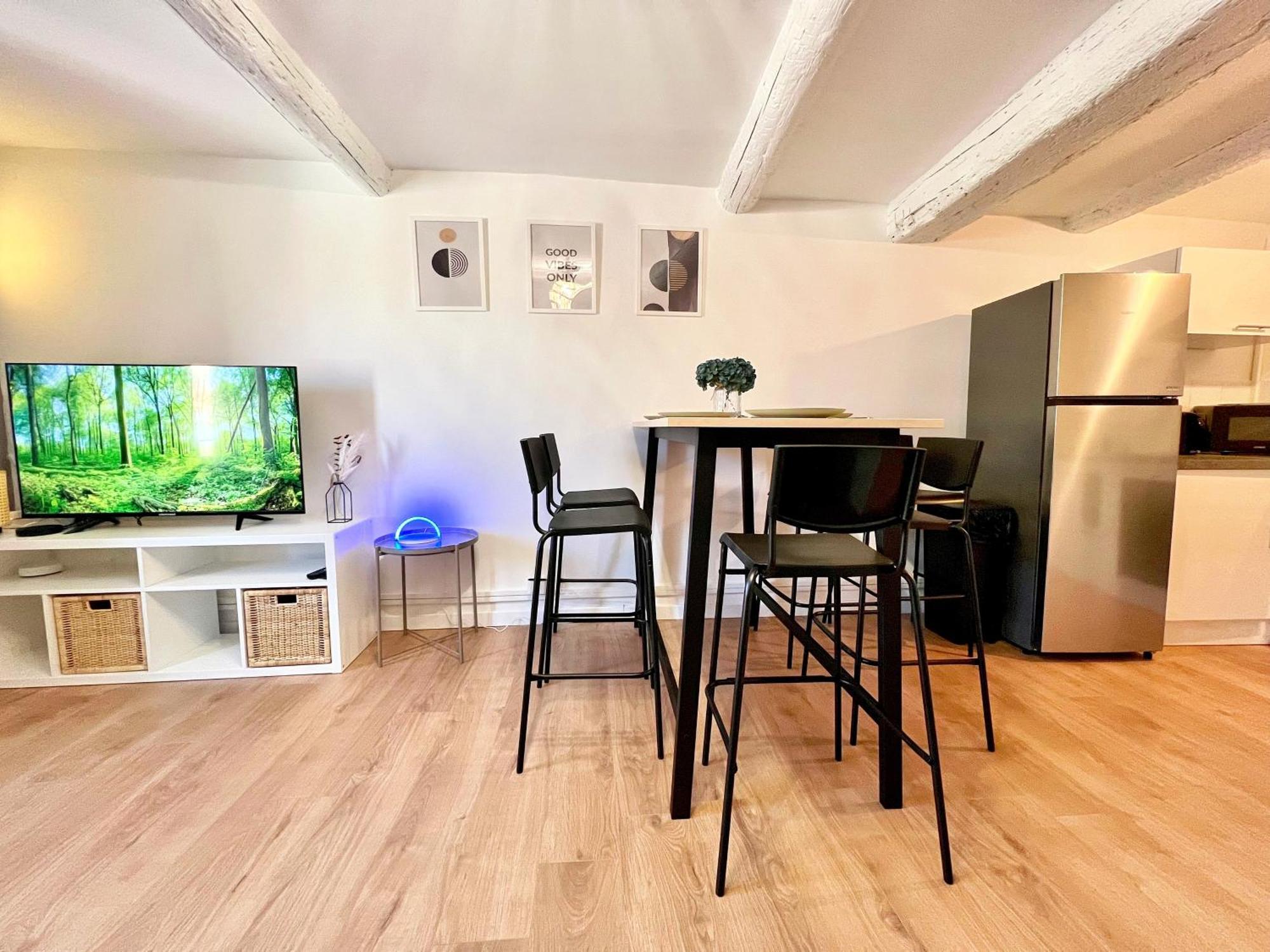 L'antique - Cocon, Centre Historique, Wifi , 4 Lits, 6 Personnes Apartment *