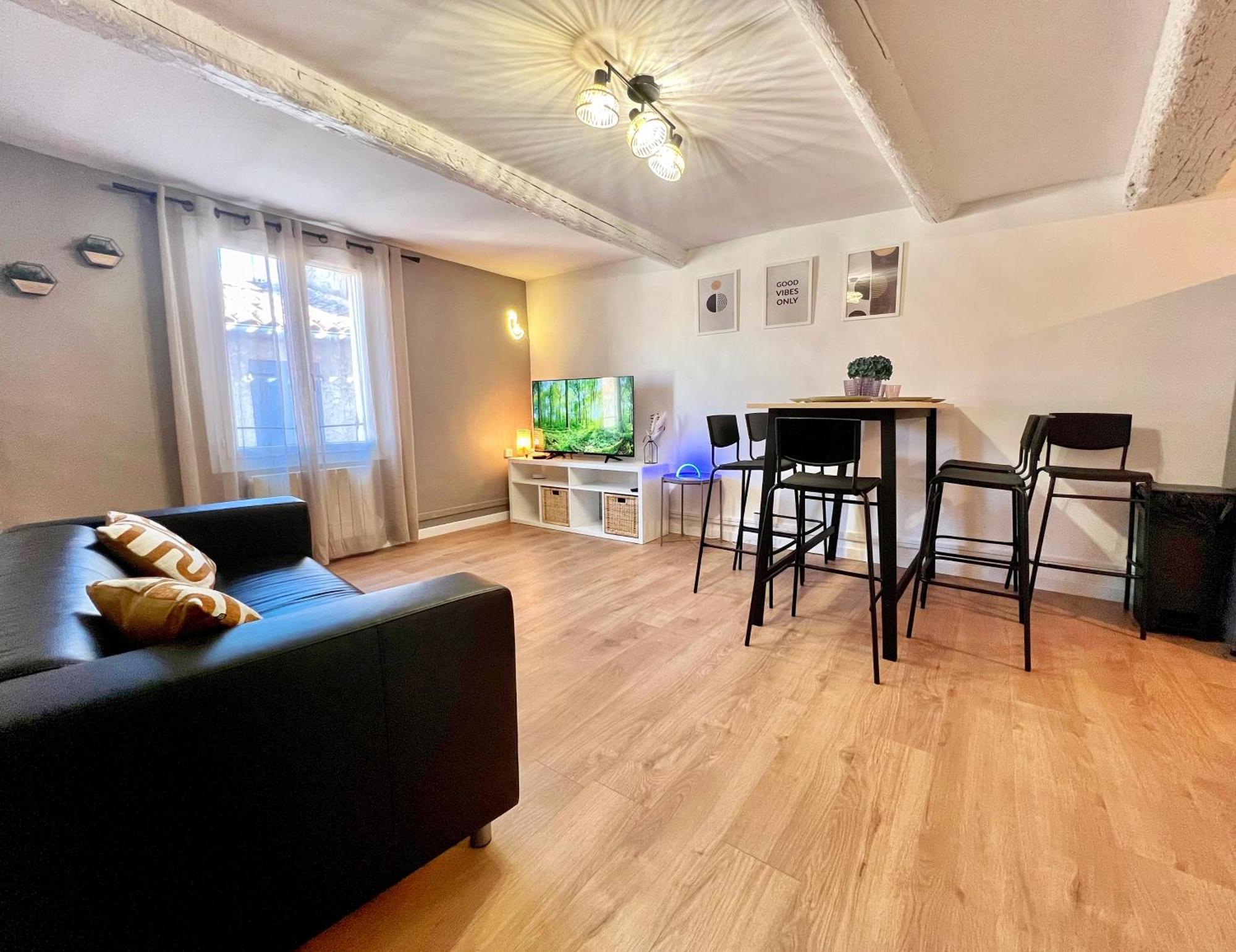 Apartment L'antique - Cocon, Centre Historique, Wifi , 4 Lits, 6 Personnes *