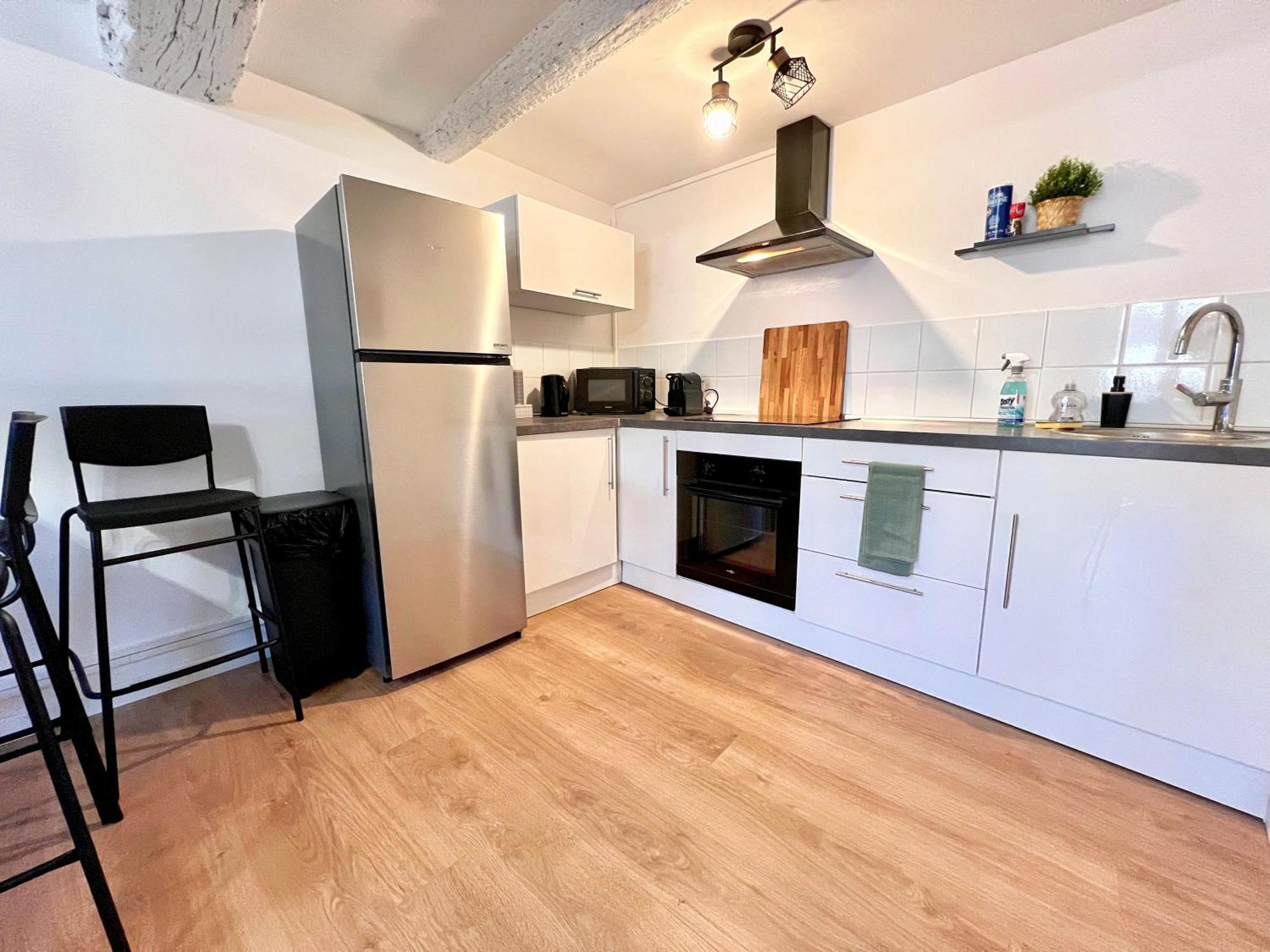 Apartment L'antique - Cocon, Centre Historique, Wifi , 4 Lits, 6 Personnes Istres